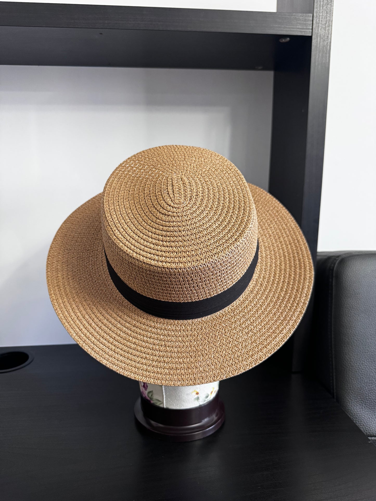 Women’s Round Flat-Top Straw Sun Hat